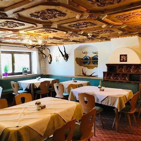 Roesslwirt Hotel 4*