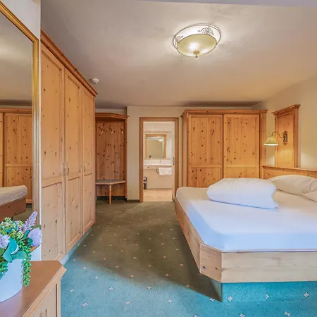 Roesslwirt Hotel 4*