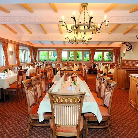 Roesslwirt Hotel 4*